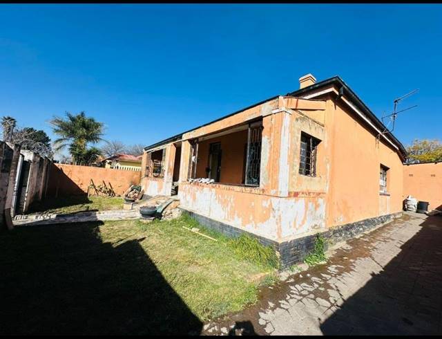 10 BEDROOM HOUSE FOR SALE IN TURFFONTEIN